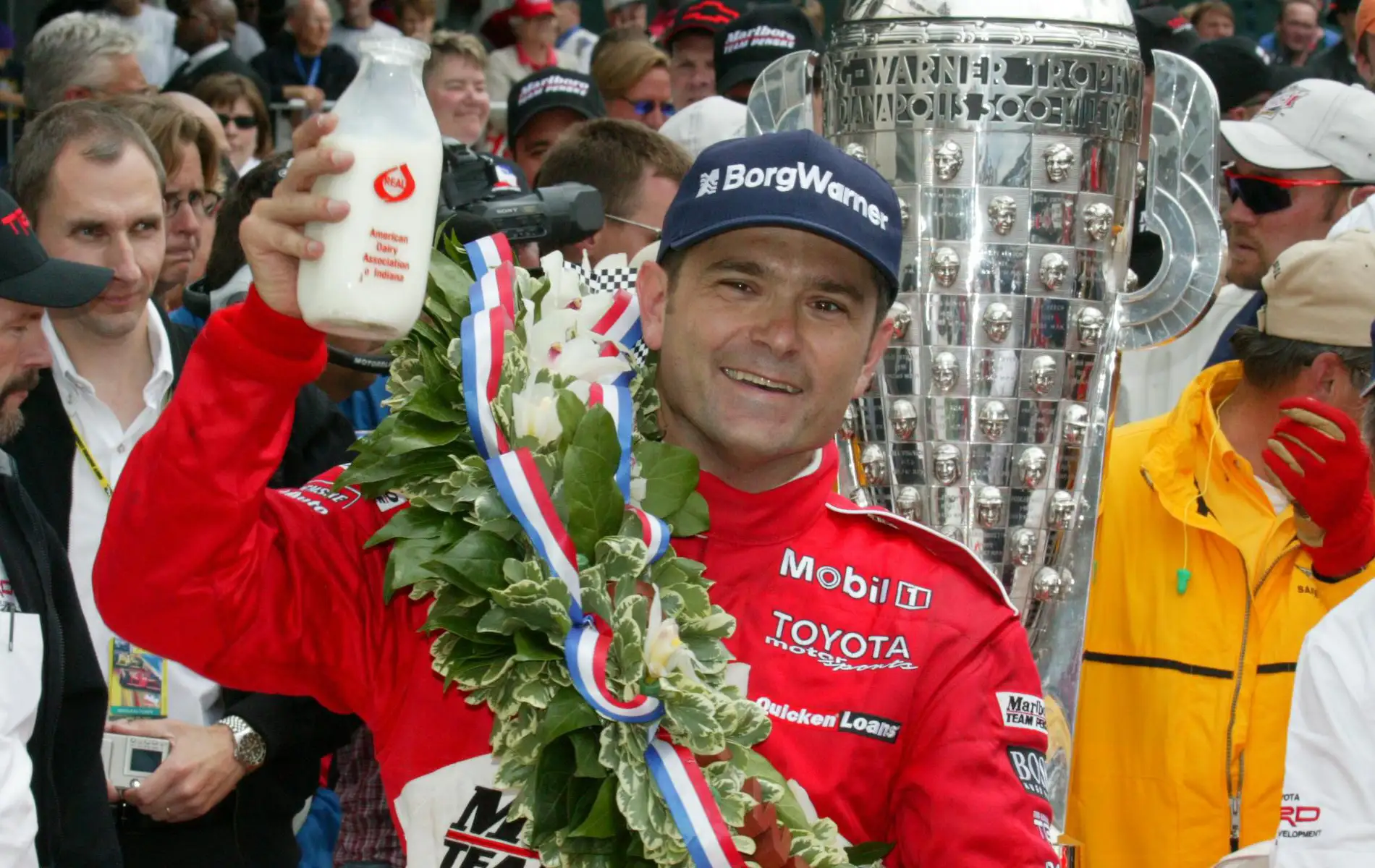 2003 Indy 500 winner Gil de Ferran has died