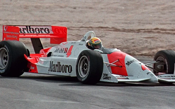 Senna Tests IndyCar